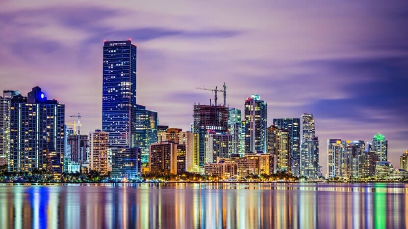 Moving to Florida: Complete Moving Guide 2024